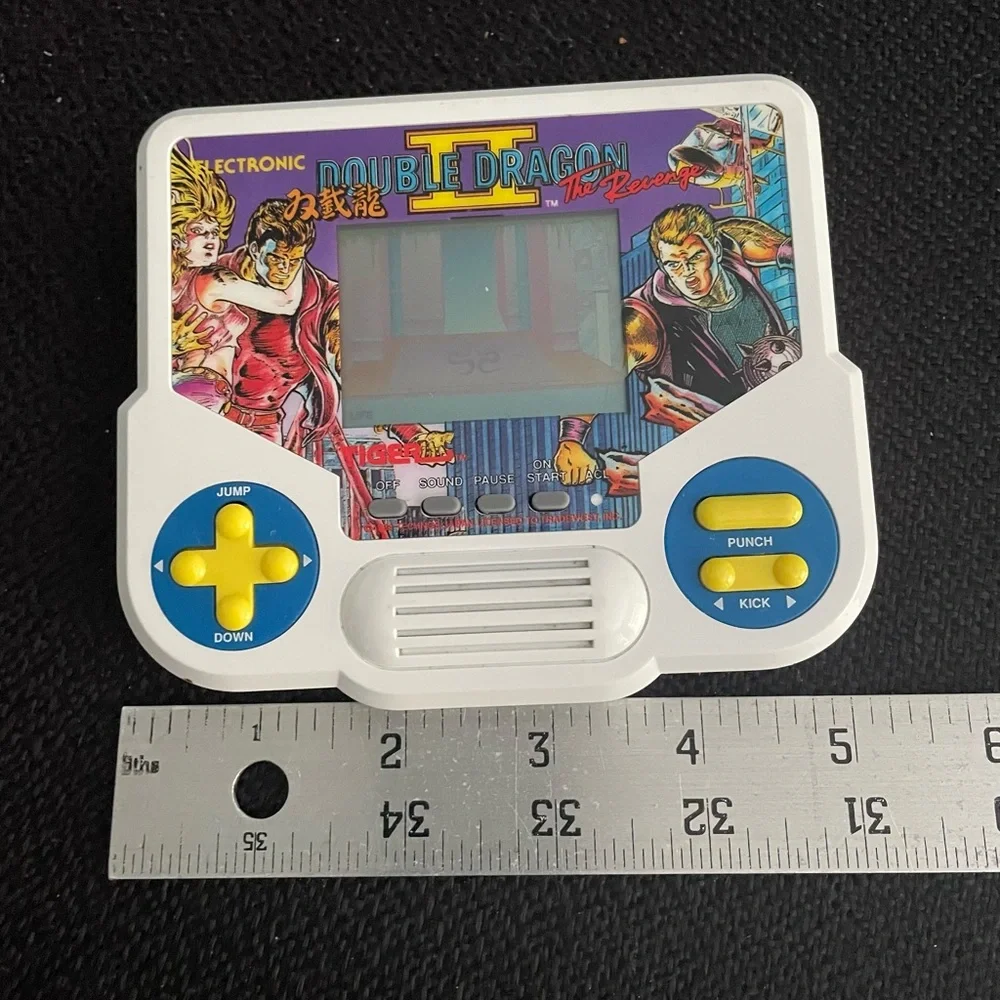 VTG 1988 Tiger Double Dragon II/ The Revenge hand held electronic game
